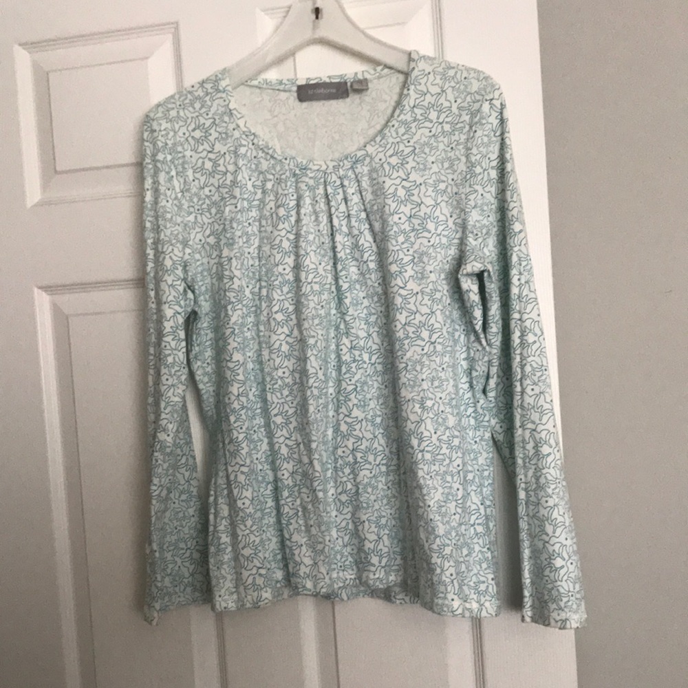 Women’s long sleeve tee shirt